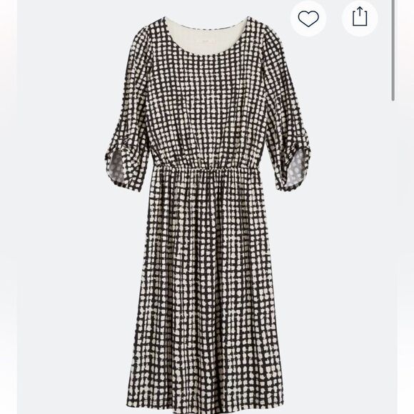 Le Lis Darbie Dress - Picture 1 of 5